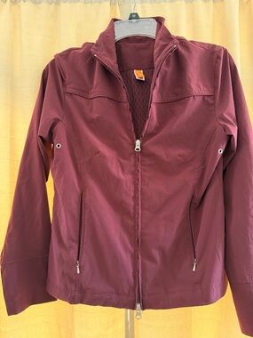 Lucy Women’s Lightweight Running Zip-Front Jacket in Burgundy
